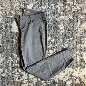Old Navy Pixie Ankle pant